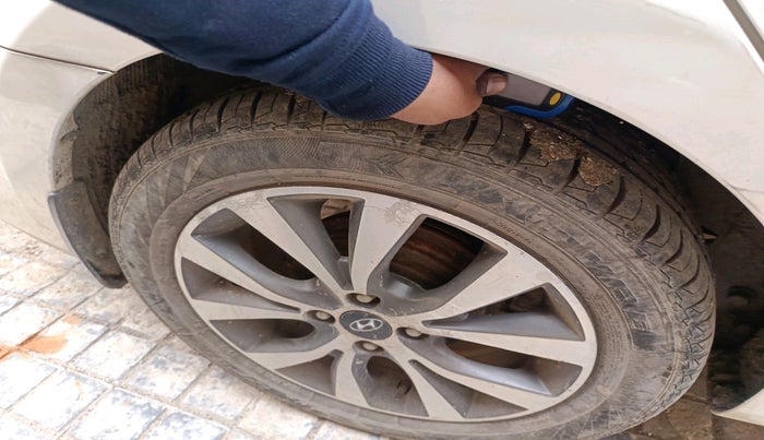 2015 Hyundai Verna FLUIDIC 4S 1.6 VTVT S(O), Petrol, Manual, 41,330 km, tyre