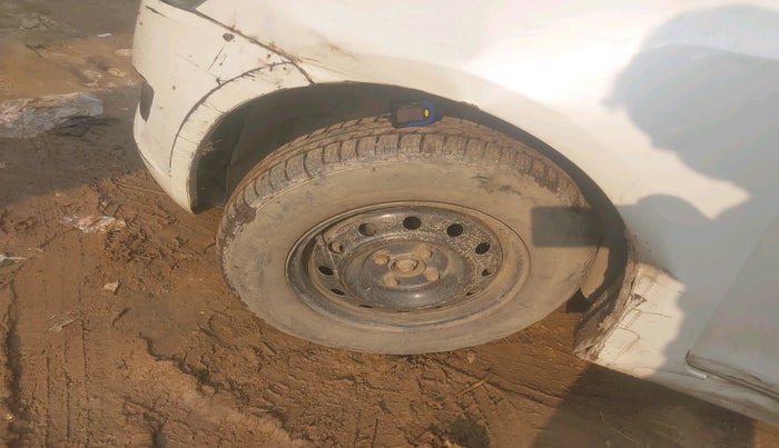 2011 Maruti Swift VDI, Diesel, Manual, 2,00,540 km, tyre