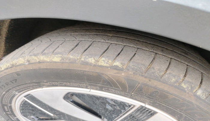 2022 MG ZS EV EXCLUSIVE, Electric, Automatic, 48,114 km, tyre