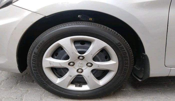 2013 Hyundai Verna FLUIDIC 1.6 VTVT EX, Petrol, Manual, 53,457 km, tyre