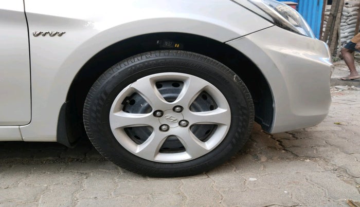 2013 Hyundai Verna FLUIDIC 1.6 VTVT EX, Petrol, Manual, 53,457 km, tyre