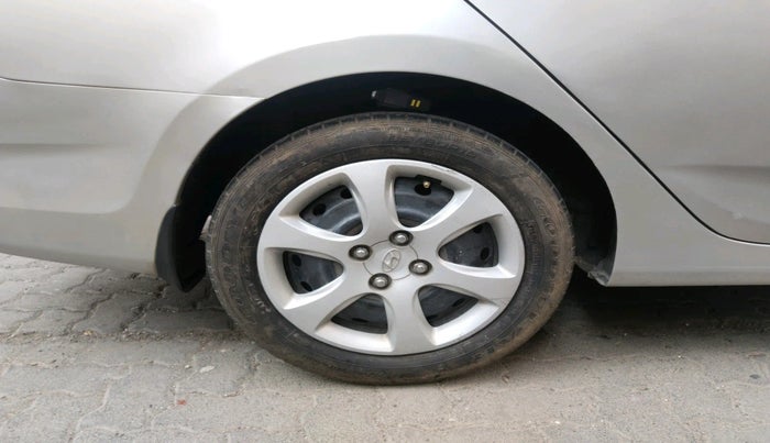 2013 Hyundai Verna FLUIDIC 1.6 VTVT EX, Petrol, Manual, 53,457 km, tyre