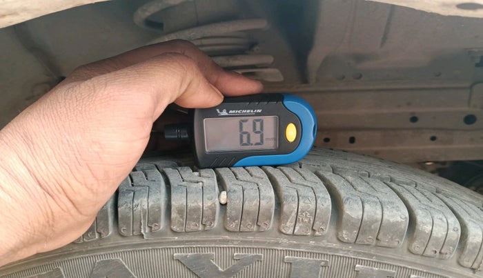 2015 Datsun Go Plus T, Petrol, Manual, 74,972 km, tyre