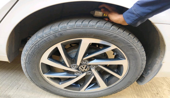 2022 Volkswagen VIRTUS TOPLINE TSI 1.0 AT, Petrol, Automatic, 68,397 km, tyre