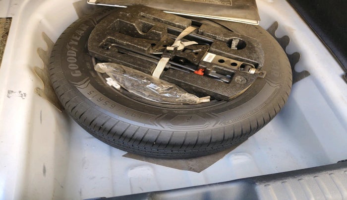 2022 Volkswagen VIRTUS TOPLINE TSI 1.0 AT, Petrol, Automatic, 68,397 km, tyre