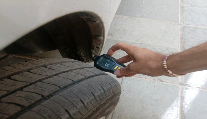 2013 Maruti Swift Dzire VDI, Diesel, Manual, 1,27,667 km, tyre