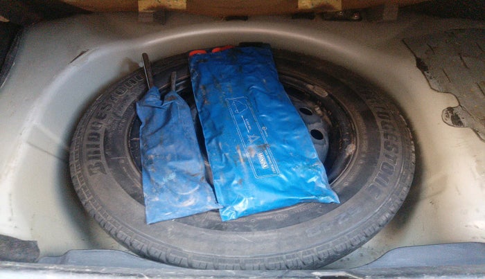 2013 Maruti Swift Dzire VDI, Diesel, Manual, 1,27,667 km, tyre