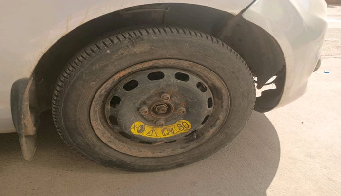 2013 Ford Fiesta TITANIUM DIESEL, Diesel, Manual, 1,64,561 km, tyre