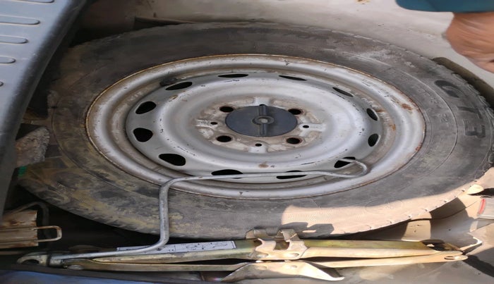 2011 Tata Indica Vista LX TDI, Diesel, Manual, 83,925 km, tyre