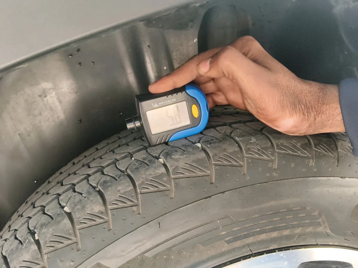 2025 Maruti Grand Vitara ZETA SMART HYBRID, Petrol, Manual, 14,391 km, tyre
