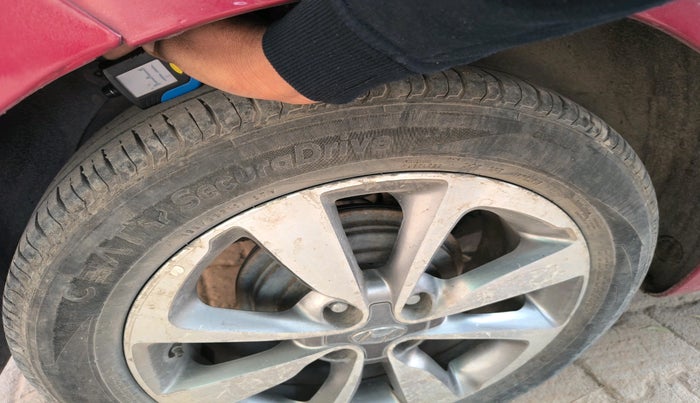 2015 Hyundai Elite i20 ASTA 1.2, Petrol, Manual, 1,29,407 km, tyre