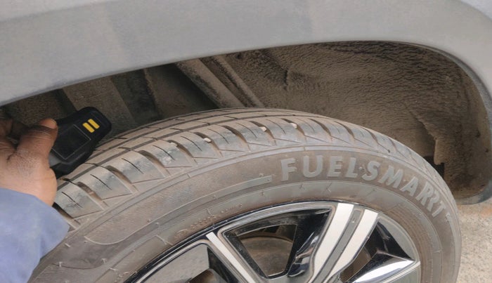 2023 Renault Kwid CLIMBER AMT 1.0, Petrol, Automatic, 4,639 km, tyre