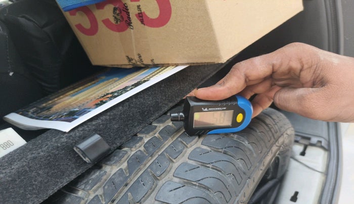 2017 Maruti Wagon R 1.0 VXI, Petrol, Manual, 76,407 km, tyre