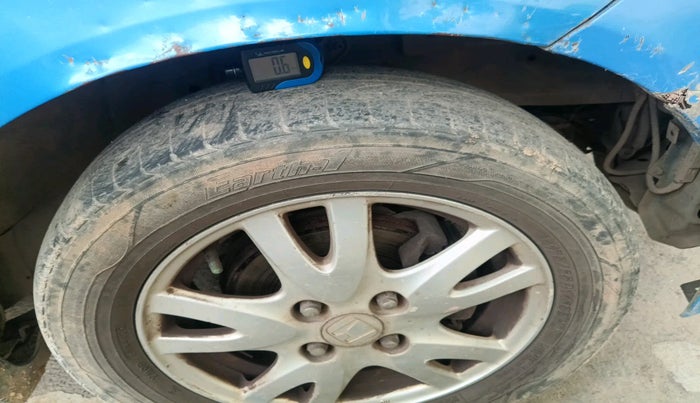 2012 Honda Brio V MT, Petrol, Manual, 92,667 km, tyre