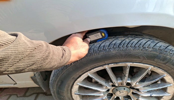 2010 Maruti Alto LX, Petrol, Manual, 79,420 km, tyre