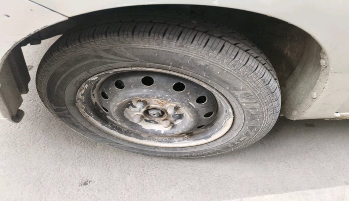 2010 Maruti Wagon R 1.0 LXI, Petrol, Manual, 1,07,517 km, tyre