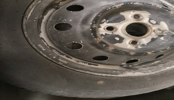 2010 Maruti Wagon R 1.0 LXI, Petrol, Manual, 1,07,517 km, tyre