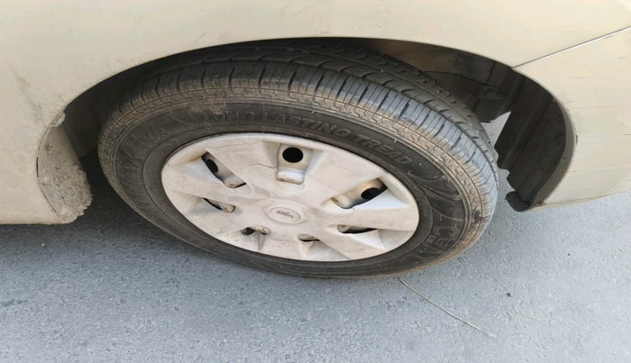 2010 Maruti Wagon R 1.0 LXI, Petrol, Manual, 1,07,517 km, tyre