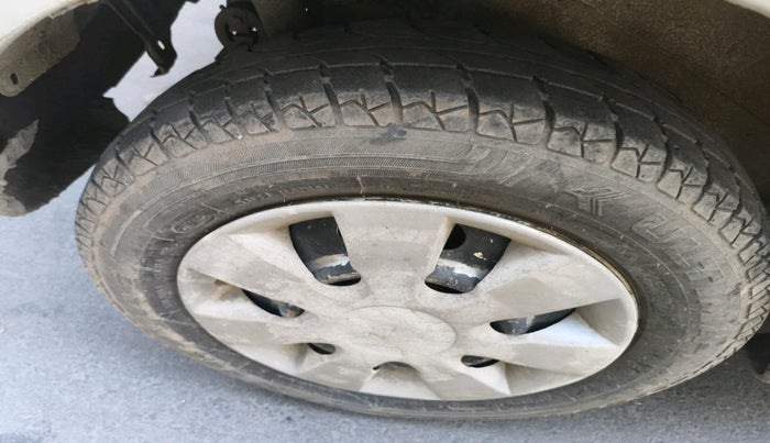 2010 Maruti Wagon R 1.0 LXI, Petrol, Manual, 1,07,517 km, tyre