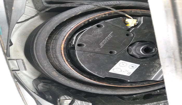 2013 Audi Q7 3.0 TDI PREMIUM PLUS, Diesel, Automatic, 2,16,434 km, tyre