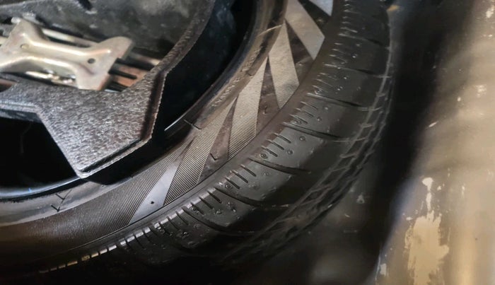 2016 Maruti Celerio VXI AMT, Petrol, Automatic, 1,64,084 km, tyre