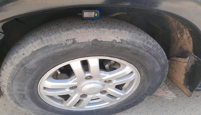 2013 Mahindra Scorpio VLX 2WD, Diesel, Manual, 1,64,784 km, tyre