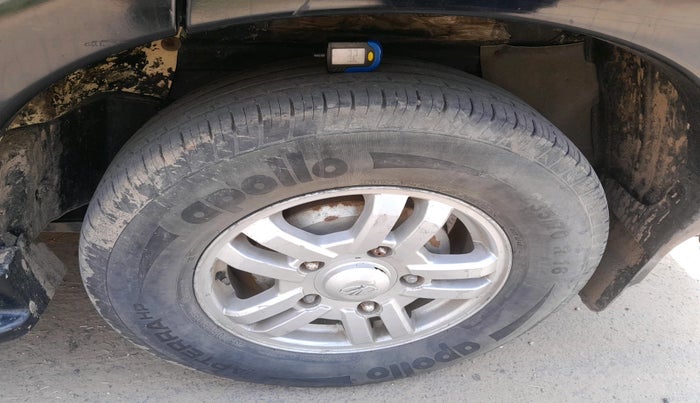 2013 Mahindra Scorpio VLX 2WD, Diesel, Manual, 1,64,784 km, tyre