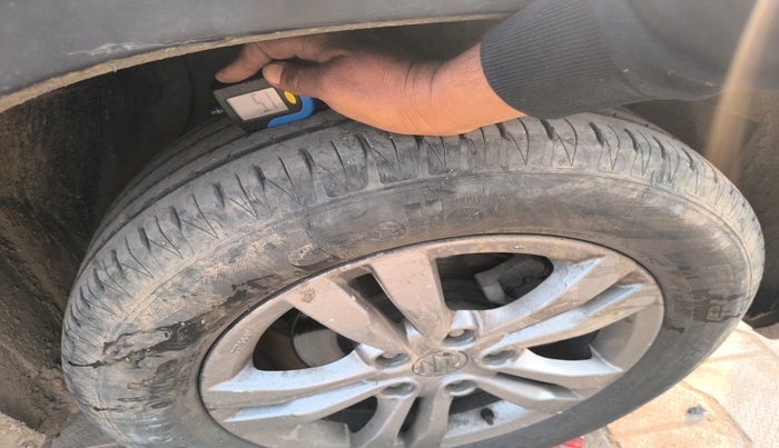 2017 Maruti Vitara Brezza ZDI PLUS, Diesel, Manual, 1,06,331 km, tyre