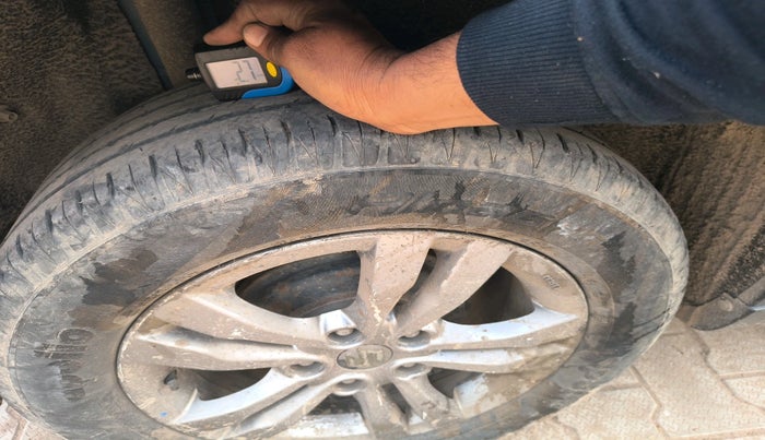 2017 Maruti Vitara Brezza ZDI PLUS, Diesel, Manual, 1,06,331 km, tyre