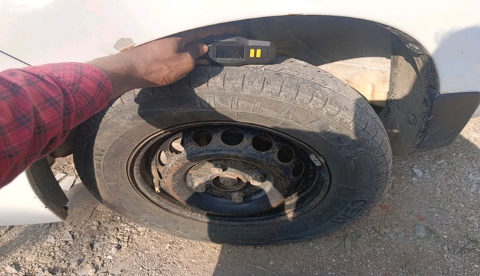 2016 Maruti Alto 800 LXI, Petrol, Manual, 1,43,809 km, tyre