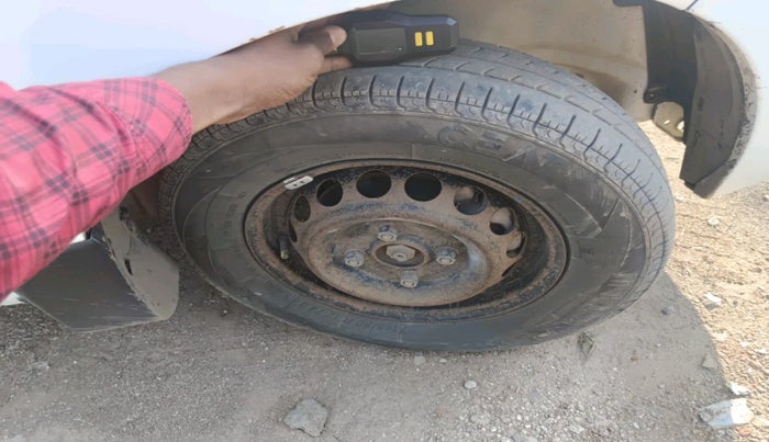 2016 Maruti Alto 800 LXI, Petrol, Manual, 1,43,809 km, tyre