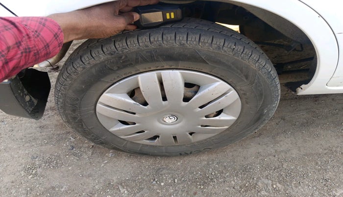 2016 Maruti Alto 800 LXI, Petrol, Manual, 1,43,809 km, tyre