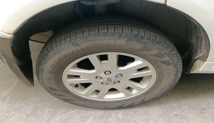 2011 Landrover Freelander 2 SD4 HSE, Diesel, Automatic, 1,52,808 km, tyre