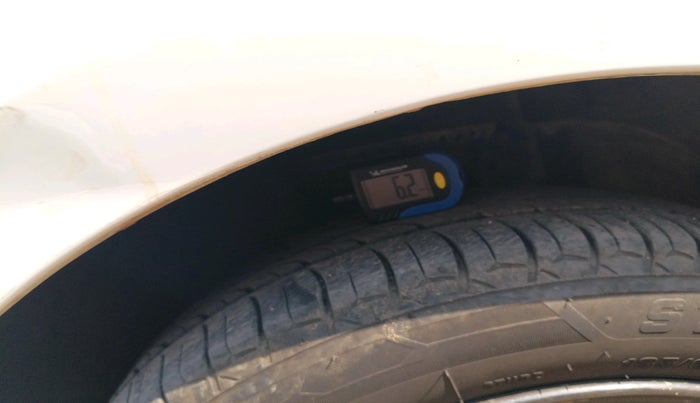 2013 Volkswagen Polo COMFORTLINE 1.2L PETROL, Petrol, Manual, 1,11,677 km, tyre