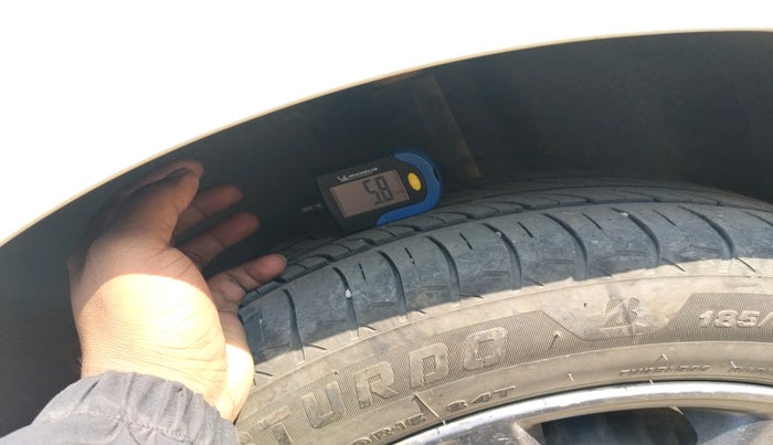 2013 Volkswagen Polo COMFORTLINE 1.2L PETROL, Petrol, Manual, 1,11,677 km, tyre