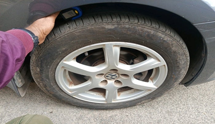 2013 Volkswagen Vento HIGHLINE DIESEL 1.6, Diesel, Manual, 1,14,654 km, tyre