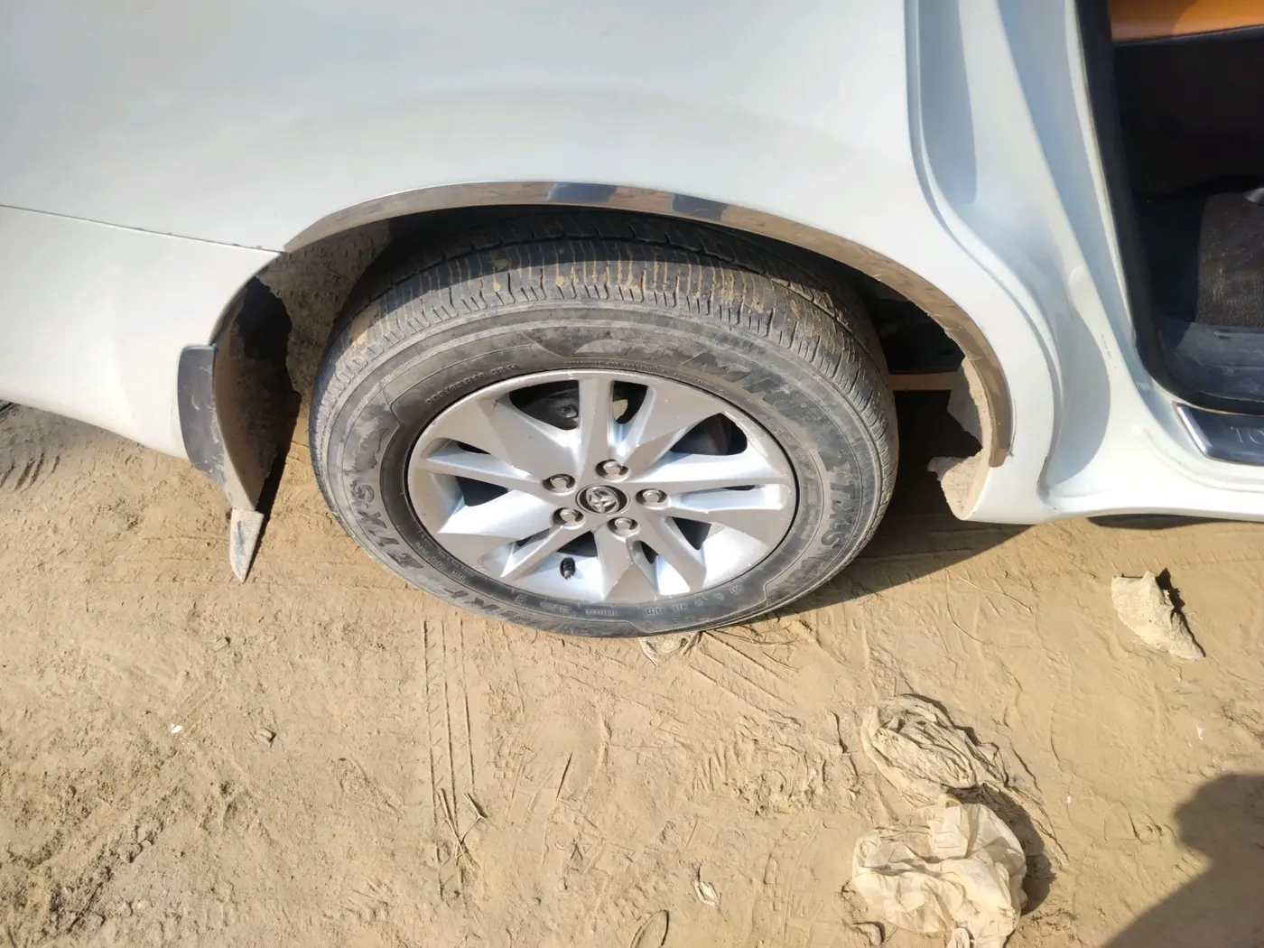 2018 Toyota Innova Crysta 2.4 VX 7 STR, Diesel, Manual, 1,79,809 km, tyre