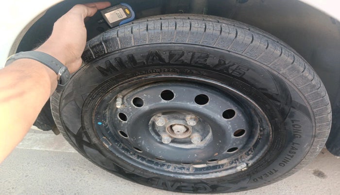 2017 Maruti Dzire VXI AMT, Petrol, Automatic, 34,142 km, tyre