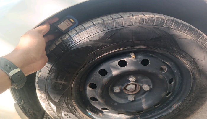 2017 Maruti Dzire VXI AMT, Petrol, Automatic, 34,142 km, tyre