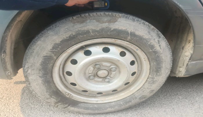 2011 Maruti Swift Dzire LXI, Petrol, Manual, 85,239 km, tyre