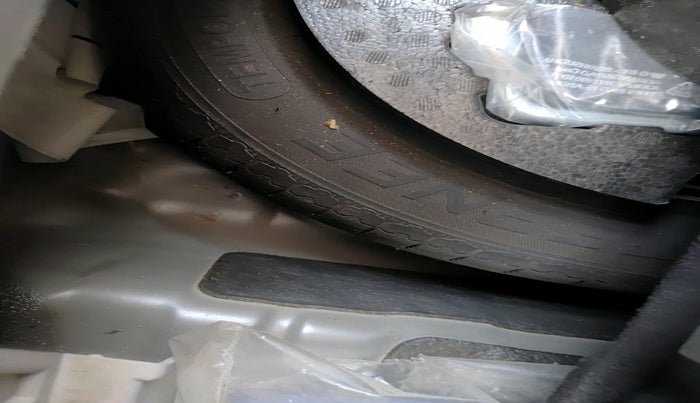 2023 Mahindra XUV300 W8 1.5 DIESEL, Diesel, Manual, 26,363 km, tyre