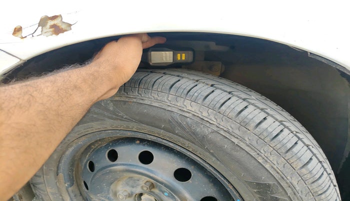 2015 Maruti Swift VDI, Diesel, Manual, 85,569 km, tyre