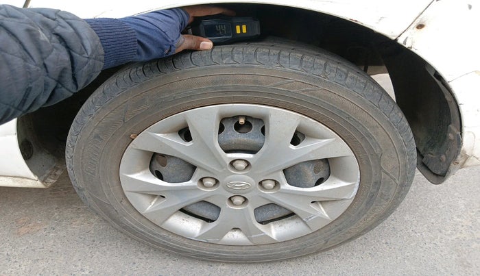 2013 Hyundai Grand i10 SPORTZ 1.2 KAPPA VTVT, Petrol, Manual, 49,925 km, tyre