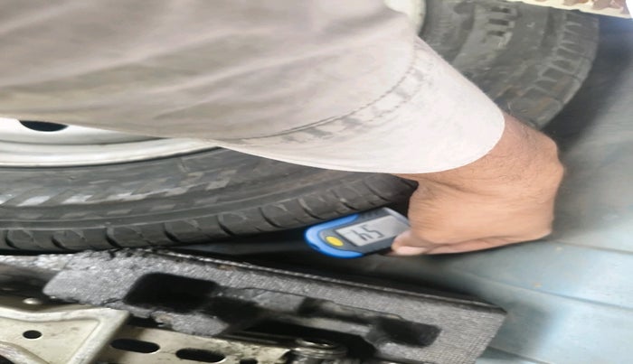 2013 Honda Amaze 1.2L I-VTEC E, Petrol, Manual, 52,283 km, tyre