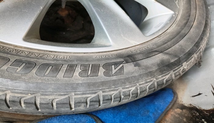 2011 Hyundai Verna FLUIDIC 1.6 CRDI SX, Diesel, Manual, 73,139 km, tyre