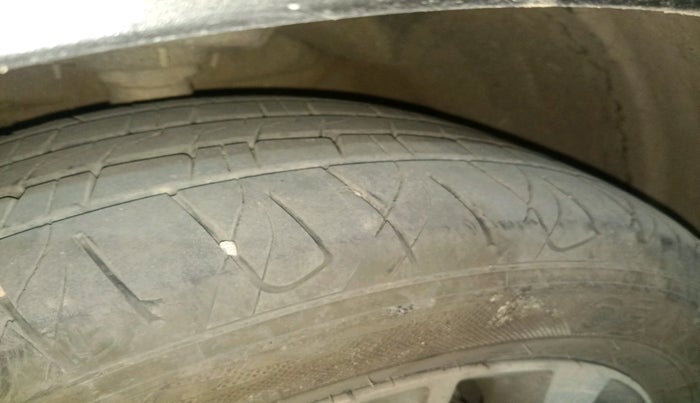 2019 Mahindra XUV300 W8 (O) 1.5 DIESEL, Diesel, Manual, 1,30,398 km, tyre