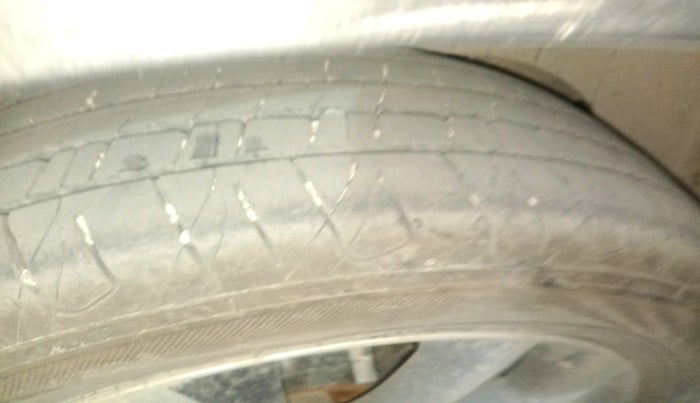 2019 Mahindra XUV300 W8 (O) 1.5 DIESEL, Diesel, Manual, 1,30,398 km, tyre