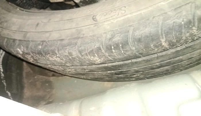 2019 Mahindra XUV300 W8 (O) 1.5 DIESEL, Diesel, Manual, 1,30,398 km, tyre