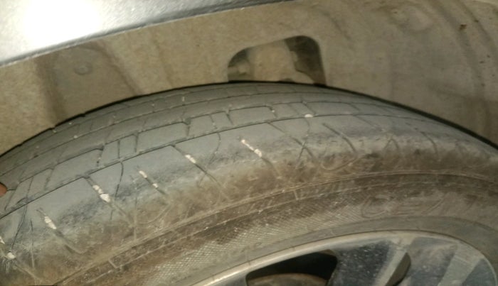 2019 Mahindra XUV300 W8 (O) 1.5 DIESEL, Diesel, Manual, 1,30,398 km, tyre