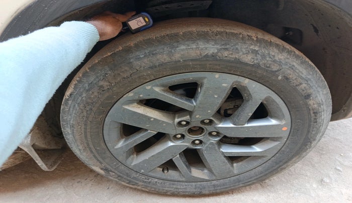 2021 Tata Safari XT PLUS, Diesel, Manual, 1,06,849 km, tyre